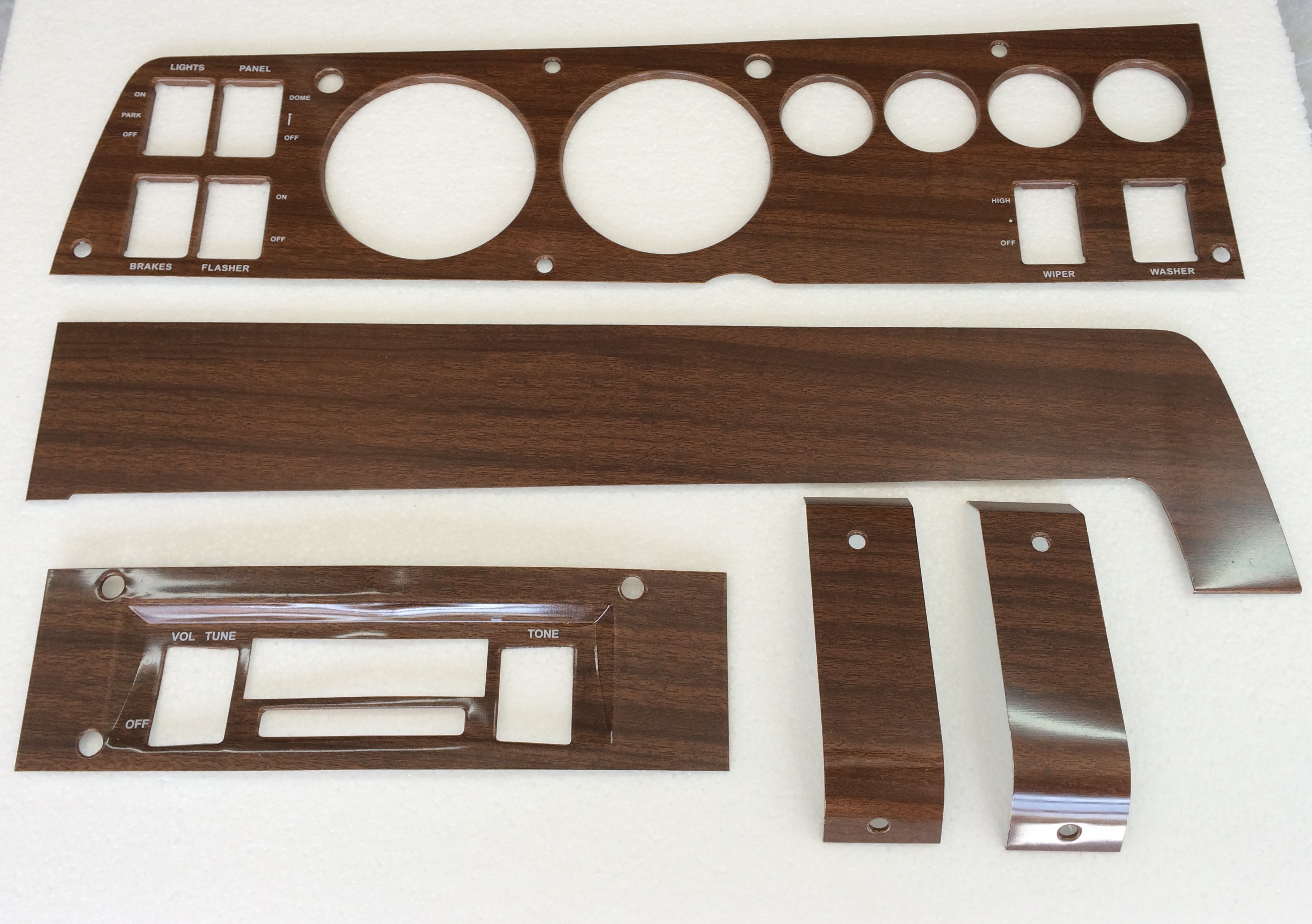 PG Classic 141W-SET Mopar 1969 B-body Rallye Dash Woodgrain Gauge Bezel ...